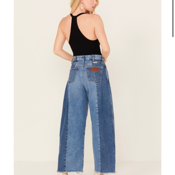 Wrangler High Rise Wide Leg Jeans - Picture 2 of 5
